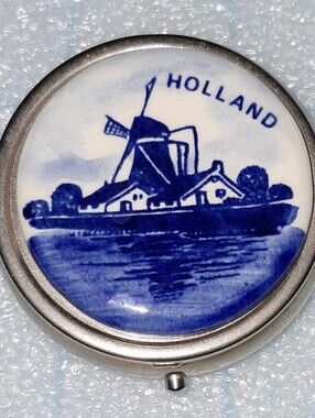 Holland Blue & White Ceramic Compact Pill Box